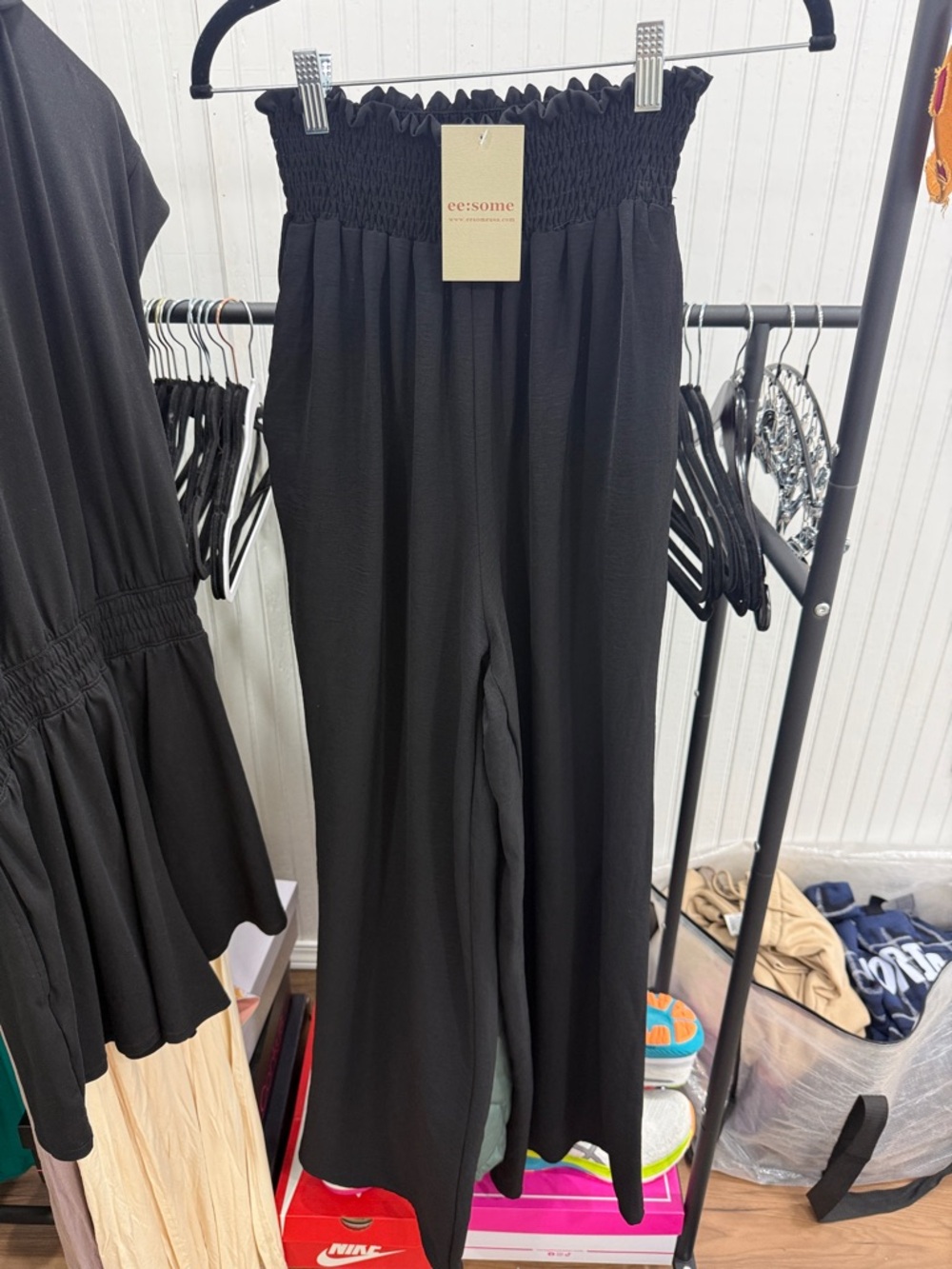 NWT eesome Black Smocked-Waist Wide-Leg Pants - Flowing Silhouette Medium